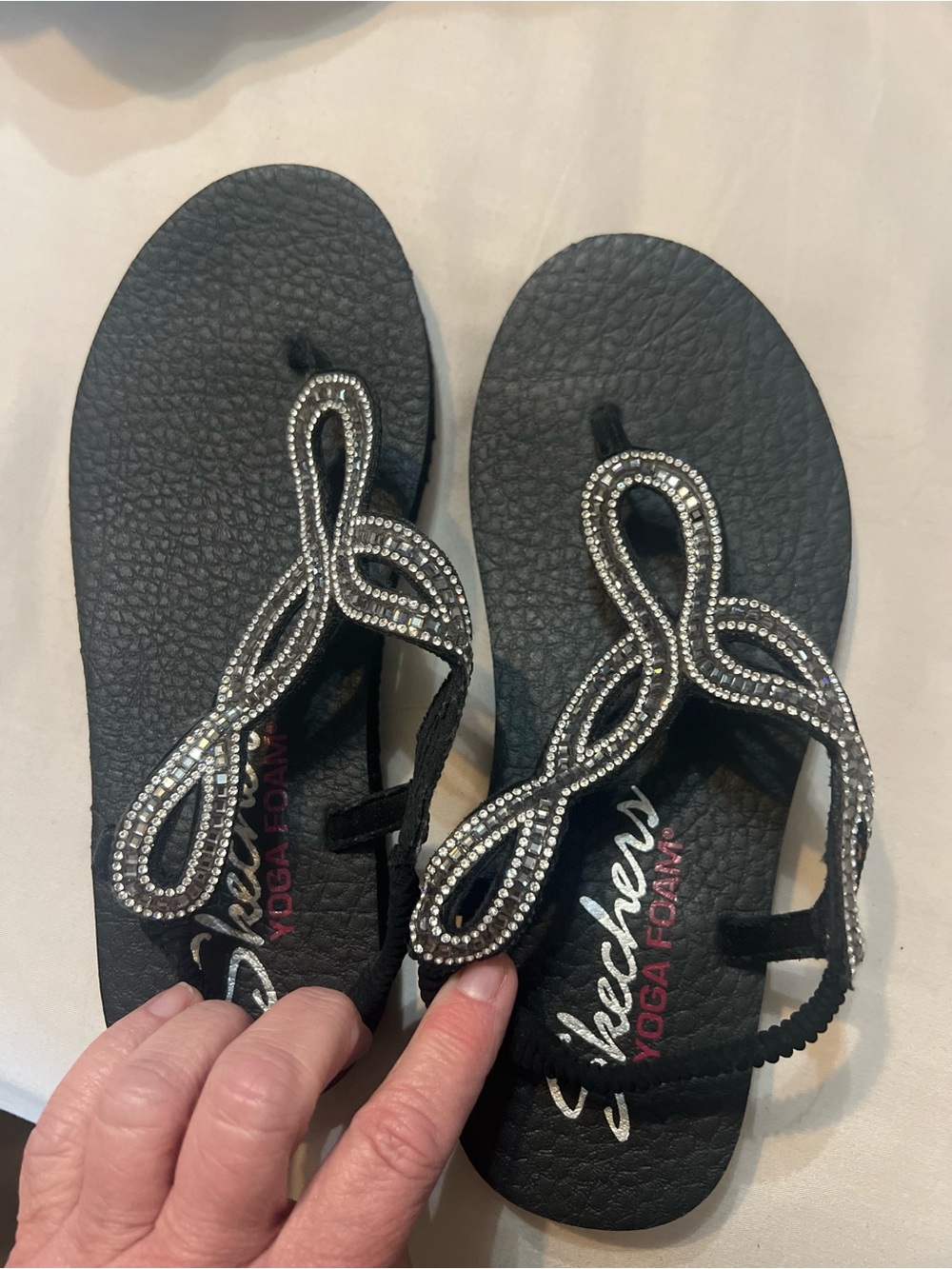 Skechers Black Jeweled Loop Thong Sandals - Picture 2 of 4